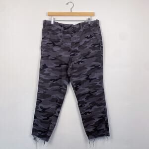 G1 Gray Camo Cropped Pants Size 12